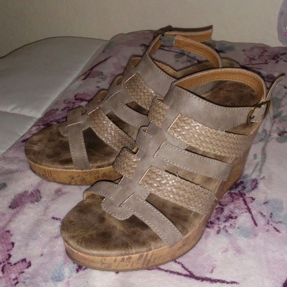 Maurice Taupe Wedges